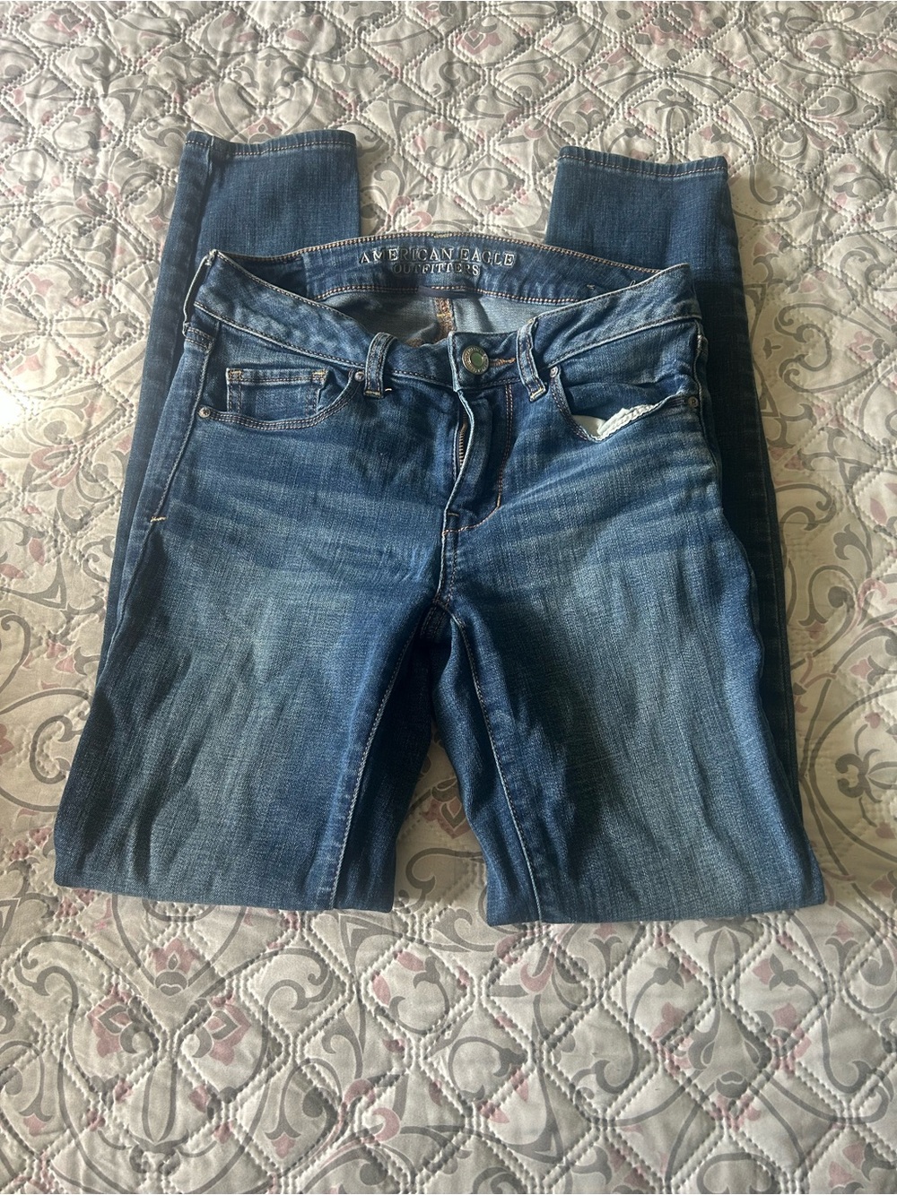 American Eagle Skinny Jeans in Medium Blue